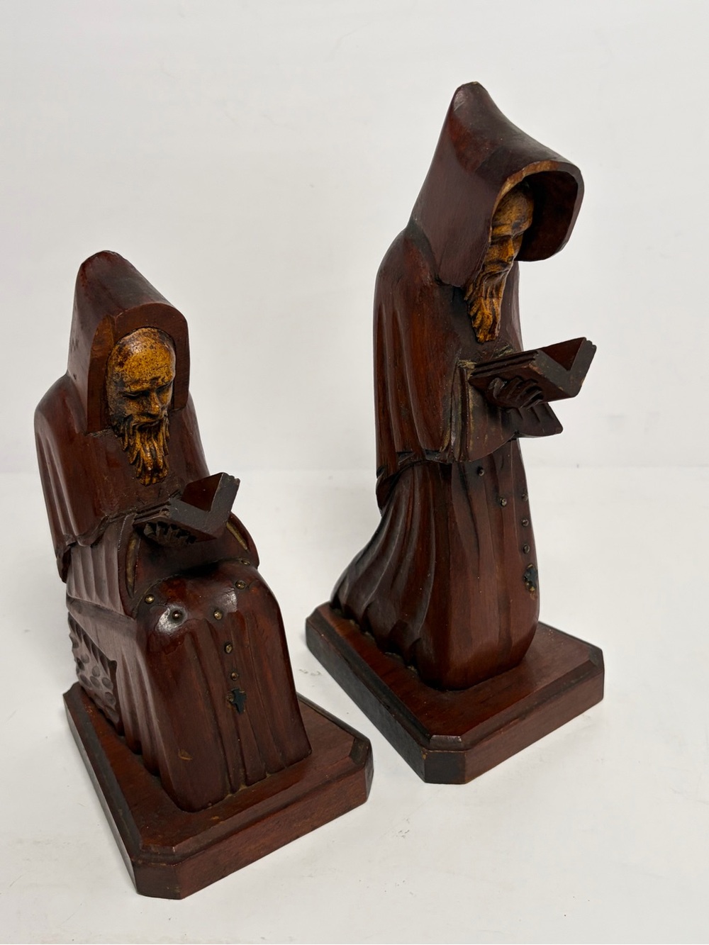 Vintage Hand Carved Wood Monk Bookends Pair Hooded Friars Reading Books 9.5” - Picture 5 of 16